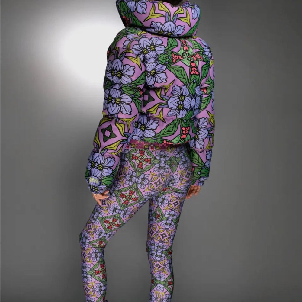 Lilly Puffer - Picture 2 of 3